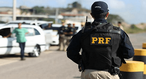 Banner de capa da notícia Concurso PRF: Previsão de mil vagas por ano até 2022 