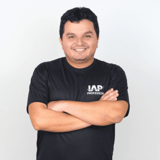 Foto do professor Lucas Donato
